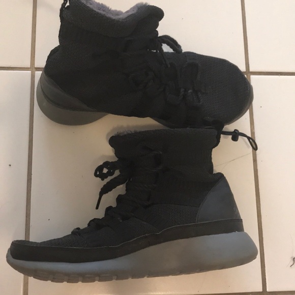 nike women's roshe one high sneakerboot